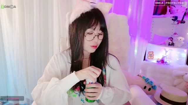 Gallery image thumbnail from meows's myfreecams stream on, 05/05/2024, 06:06 image 17 of 20