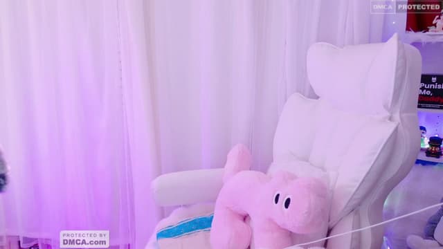 Gallery image thumbnail from meows's myfreecams stream on, 06/15/2024, 05:57 image 15 of 20