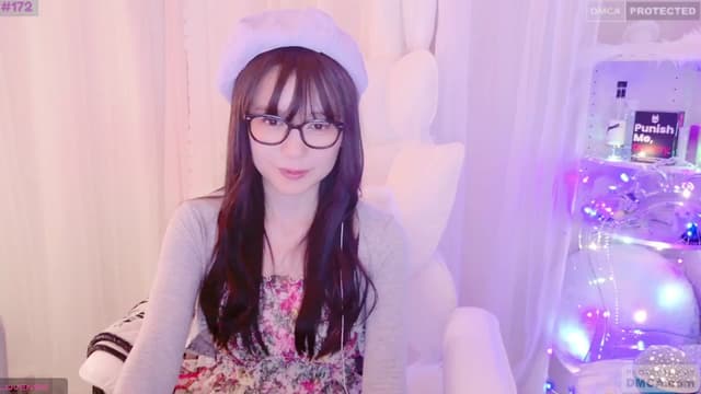 Gallery image thumbnail from meows's myfreecams stream on, 08/04/2024, 07:27 image 6 of 20