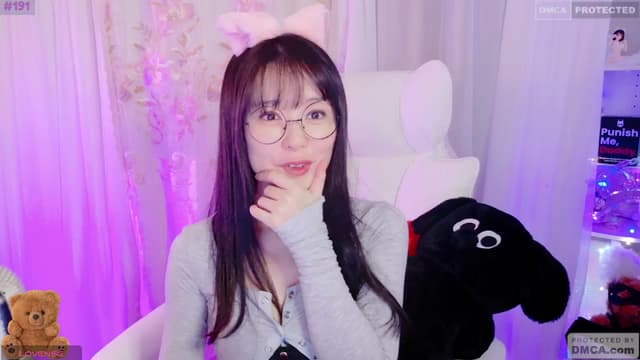 Gallery image thumbnail from meows's myfreecams stream on, 08/17/2024, 06:07 image 10 of 20