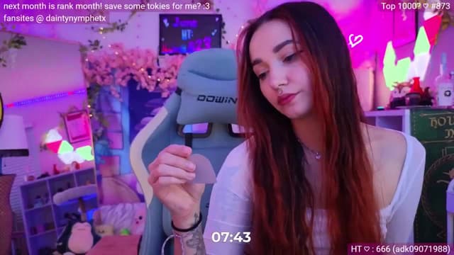 Gallery image thumbnail from quack's myfreecams stream on, 06/06/2024, 03:59 image 7 of 20