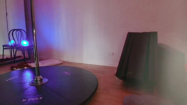 Gallery image thumbnail from room6's myfreecams stream on, 09/27/2025, 05:52 image 13 of 20