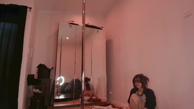 Gallery image thumbnail from room6's myfreecams stream on, 09/28/2025, 04:10 image 15 of 20
