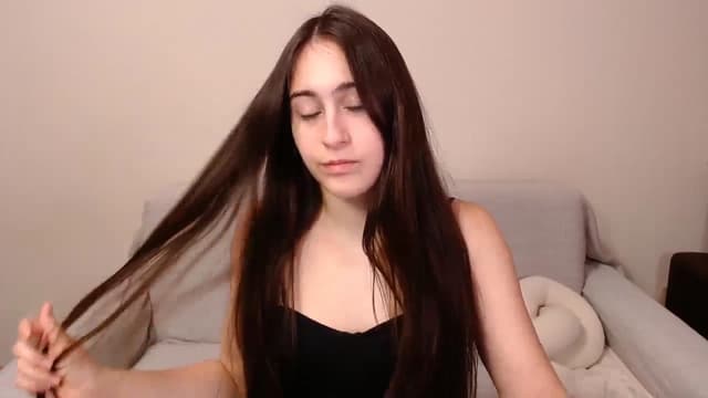 Gallery image thumbnail from ulohu's myfreecams stream on, 12/24/2024, 21:39 image 13 of 20