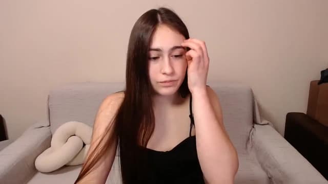 Gallery image thumbnail from ulohu's myfreecams stream on, 03/06/2025, 17:19 image 3 of 20