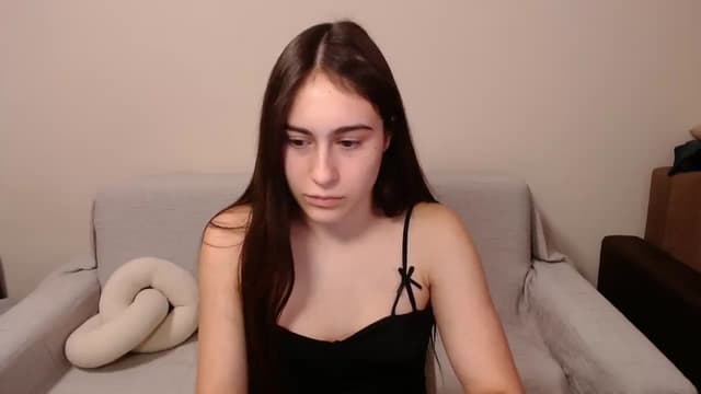 Gallery image thumbnail from ulohu's myfreecams stream on, 03/06/2025, 18:07 image 2 of 20