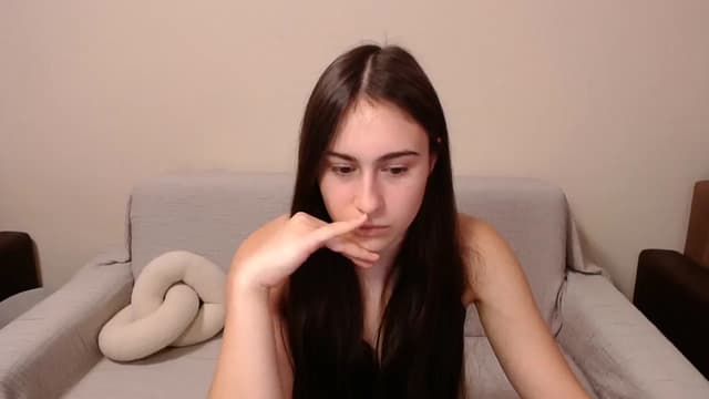 Gallery image thumbnail from ulohu's myfreecams stream on, 03/07/2025, 18:18 image 11 of 20