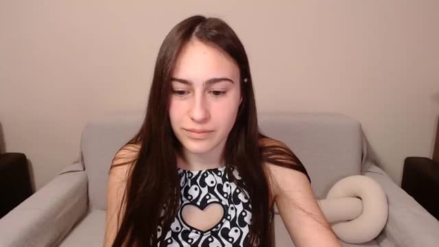 Gallery image thumbnail from ulohu's myfreecams stream on, 03/23/2025, 14:19 image 18 of 20