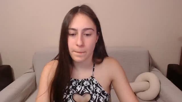Gallery image thumbnail from ulohu's myfreecams stream on, 03/23/2025, 19:52 image 17 of 20