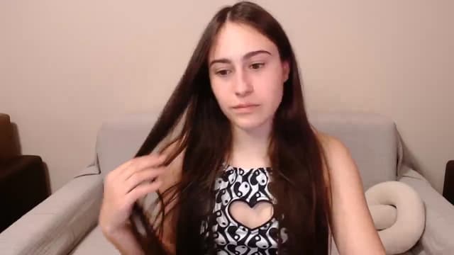 Gallery image thumbnail from ulohu's myfreecams stream on, 03/24/2025, 19:13 image 4 of 20
