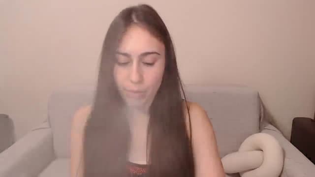 Gallery image thumbnail from ulohu's myfreecams stream on, 03/25/2025, 19:01 image 18 of 20
