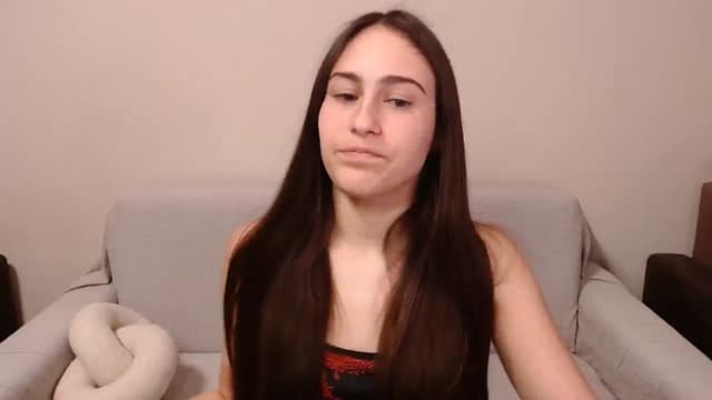 Gallery image thumbnail from ulohu's myfreecams stream on, 03/27/2025, 18:31 image 4 of 20