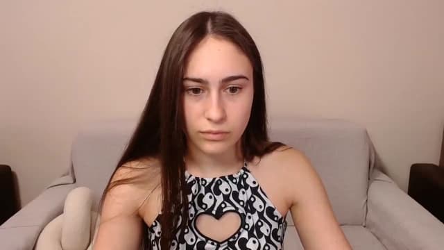 Gallery image thumbnail from ulohu's myfreecams stream on, 03/28/2025, 11:51 image 12 of 20