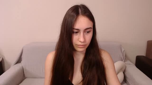 Gallery image thumbnail from ulohu's myfreecams stream on, 04/01/2025, 15:54 image 12 of 20