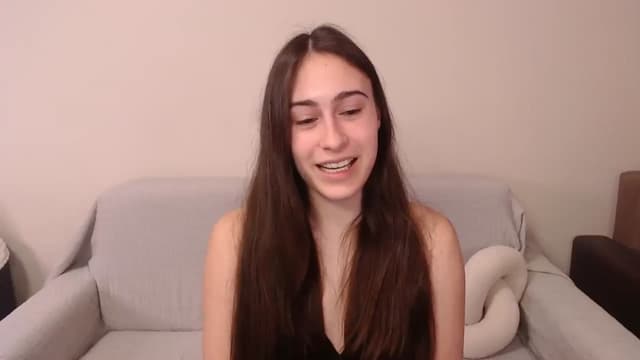 Gallery image thumbnail from ulohu's myfreecams stream on, 04/01/2025, 17:26 image 5 of 20