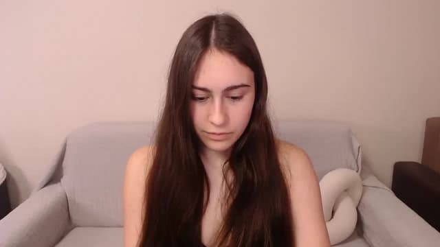 Gallery image thumbnail from ulohu's myfreecams stream on, 04/01/2025, 17:26 image 12 of 20