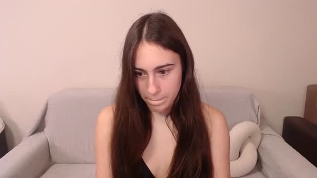 Gallery image thumbnail from ulohu's myfreecams stream on, 04/01/2025, 17:26 image 10 of 20