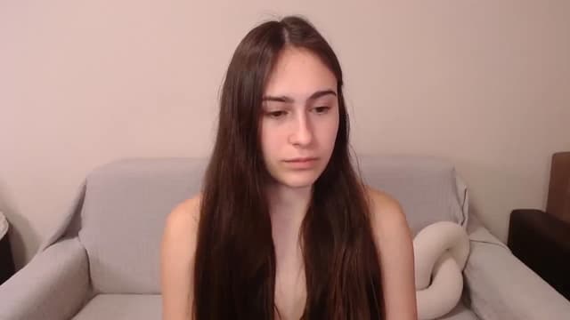 Gallery image thumbnail from ulohu's myfreecams stream on, 04/01/2025, 18:19 image 19 of 20