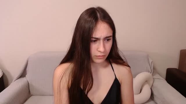 Gallery image thumbnail from ulohu's myfreecams stream on, 04/01/2025, 18:19 image 9 of 20