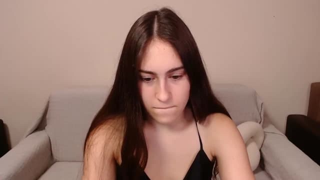 Gallery image thumbnail from ulohu's myfreecams stream on, 04/01/2025, 20:23 image 3 of 20