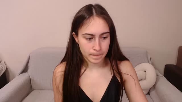 Gallery image thumbnail from ulohu's myfreecams stream on, 04/02/2025, 17:48 image 3 of 20