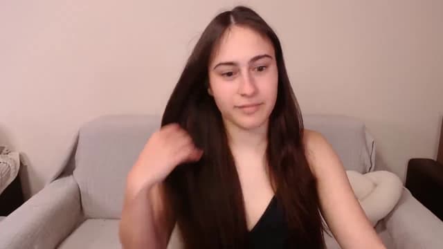 Gallery image thumbnail from ulohu's myfreecams stream on, 04/02/2025, 19:23 image 3 of 20