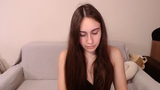 Gallery image thumbnail from ulohu's myfreecams stream on, 04/03/2025, 20:01 image 9 of 20