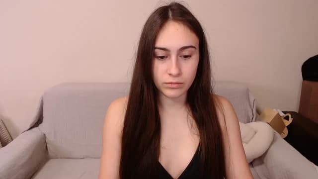 Gallery image thumbnail from ulohu's myfreecams stream on, 04/03/2025, 20:01 image 6 of 20