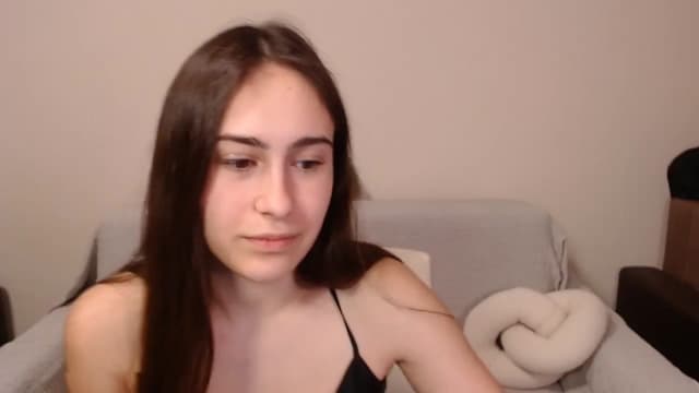 Gallery image thumbnail from ulohu's myfreecams stream on, 04/04/2025, 01:05 image 15 of 20