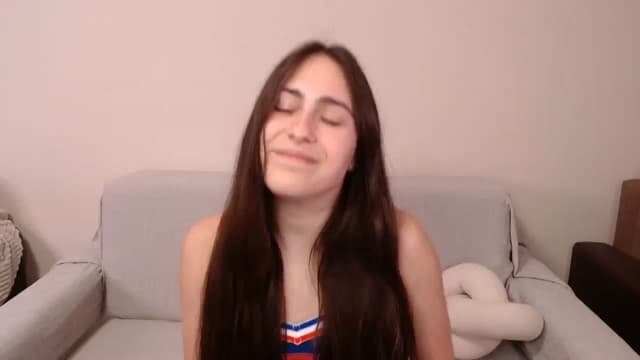 Gallery image thumbnail from ulohu's myfreecams stream on, 04/05/2025, 21:51 image 14 of 20