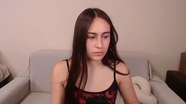 Gallery image thumbnail from ulohu's myfreecams stream on, 04/06/2025, 23:29 image 12 of 20