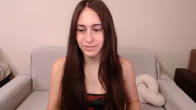 Gallery image thumbnail from ulohu's myfreecams stream on, 04/06/2025, 23:57 image 12 of 20