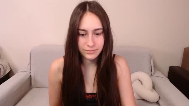 Gallery image thumbnail from ulohu's myfreecams stream on, 04/06/2025, 23:57 image 13 of 20