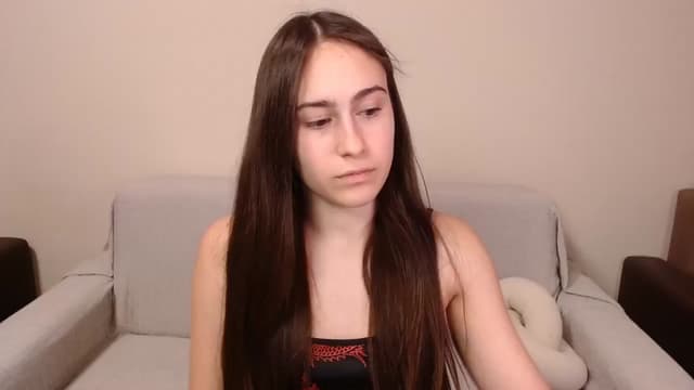 Gallery image thumbnail from ulohu's myfreecams stream on, 04/07/2025, 03:03 image 12 of 20