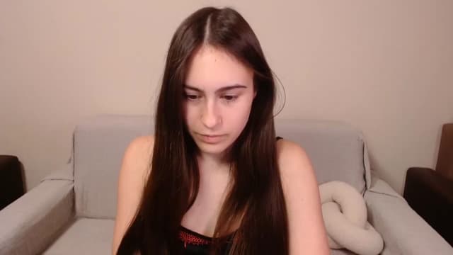 Gallery image thumbnail from ulohu's myfreecams stream on, 04/07/2025, 03:03 image 17 of 20