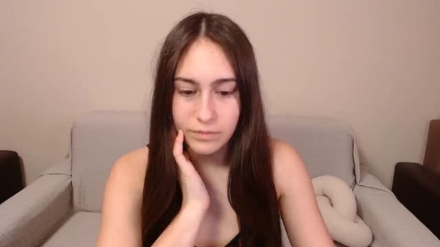 Gallery image thumbnail from ulohu's myfreecams stream on, 04/07/2025, 03:03 image 19 of 20