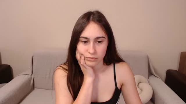 Gallery image thumbnail from ulohu's myfreecams stream on, 04/14/2025, 12:25 image 4 of 20