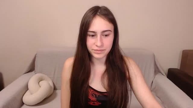 Gallery image thumbnail from ulohu's myfreecams stream on, 04/17/2025, 22:24 image 18 of 20