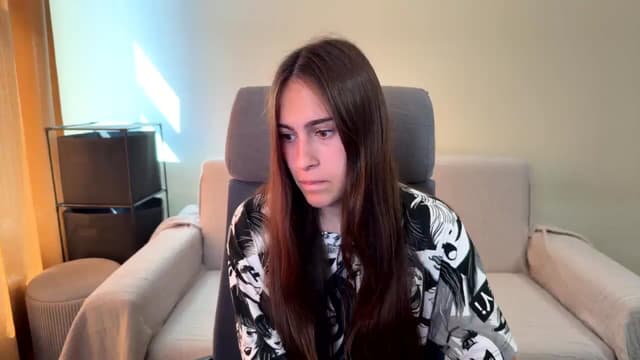 Gallery image thumbnail from ulohu's myfreecams stream on, 08/03/2025, 08:13 image 10 of 20