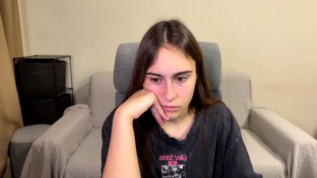Gallery image thumbnail from ulohu's myfreecams stream on, 11/05/2025, 17:57 image 5 of 20