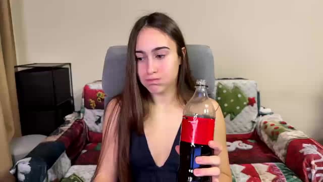 Gallery image thumbnail from ulohu's myfreecams stream on, 12/19/2025, 14:33 image 7 of 20