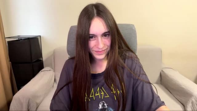 Gallery image thumbnail from ulohu's myfreecams stream on, 04/10/2026, 04:20 image 13 of 20