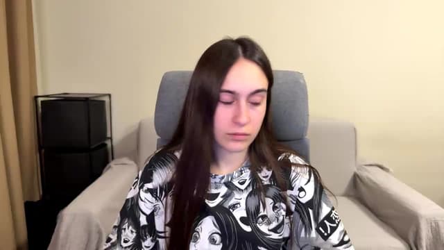 Gallery image thumbnail from ulohu's myfreecams stream on, 05/26/2026, 21:17 image 14 of 20