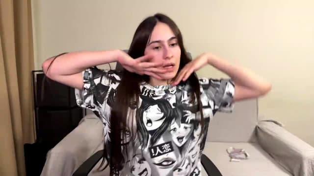 Gallery image thumbnail from ulohu's myfreecams stream on, 05/26/2026, 23:27 image 18 of 20