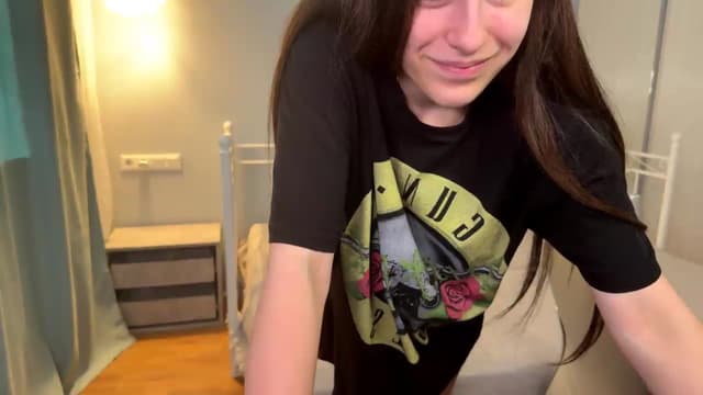 Gallery image thumbnail from ulohu's myfreecams stream on, 07/17/2026, 13:45 image 14 of 20