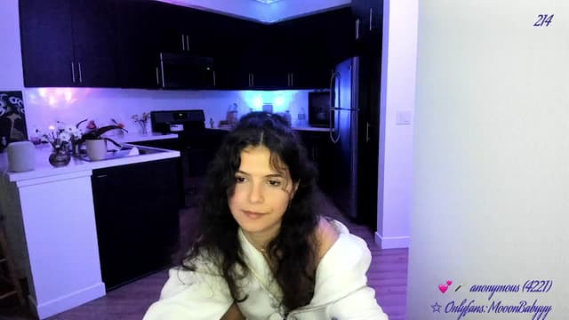 Gallery image thumbnail from vroom's myfreecams stream on, 05/04/2025, 07:47 image 10 of 20