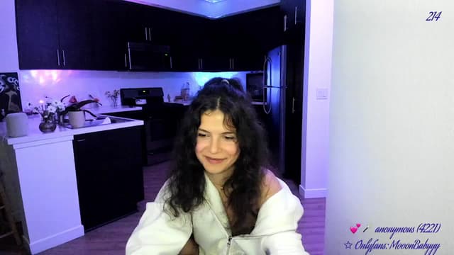 Gallery image thumbnail from vroom's myfreecams stream on, 05/04/2025, 07:47 image 11 of 20
