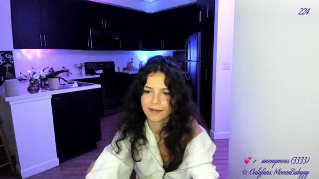 Gallery image thumbnail from vroom's myfreecams stream on, 05/04/2025, 07:47 image 3 of 20