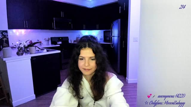 Gallery image thumbnail from vroom's myfreecams stream on, 05/04/2025, 07:47 image 17 of 20