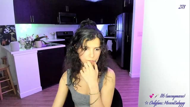 Gallery image thumbnail from vroom's myfreecams stream on, 05/07/2025, 05:12 image 8 of 20